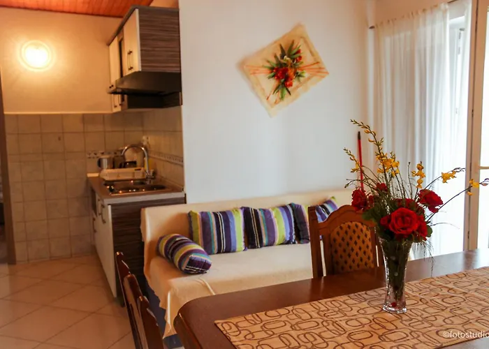 Marija 4* Lopar