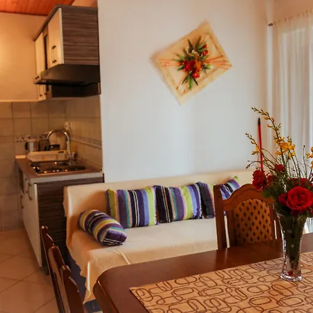 Marija 4* Lopar