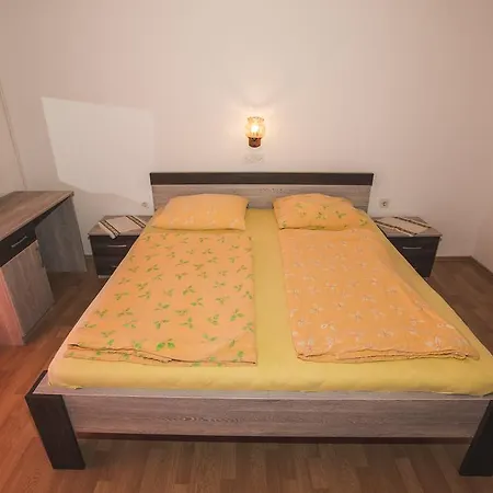 Marija 4* Lopar